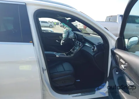 2022 Mercedes-Benz Glc 300 4Matic Suv from USA, damaged, VIN W1N0G8EB1NV362118